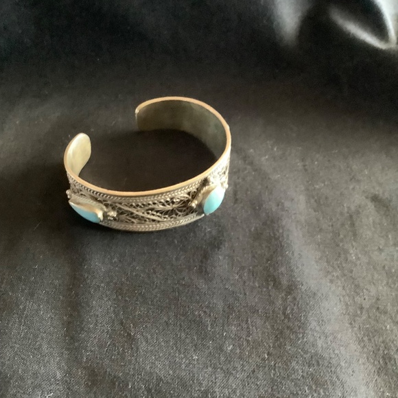Filigree silver and turquoise cuff bracelet - Picture 4 of 5